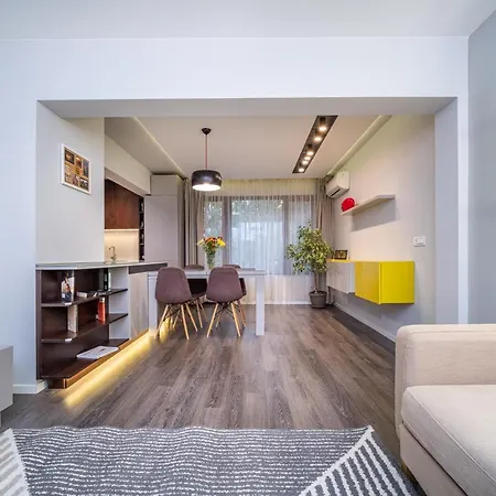Joy Apartment-top Center & Free Parking Place *