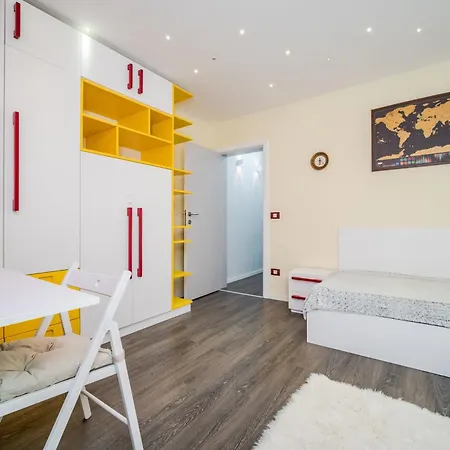 Joy Apartment-top Center & Free Parking Place 아파트