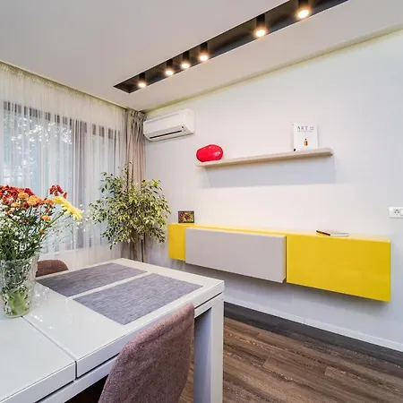 아파트 Joy Apartment-top Center & Free Parking Place 바르나